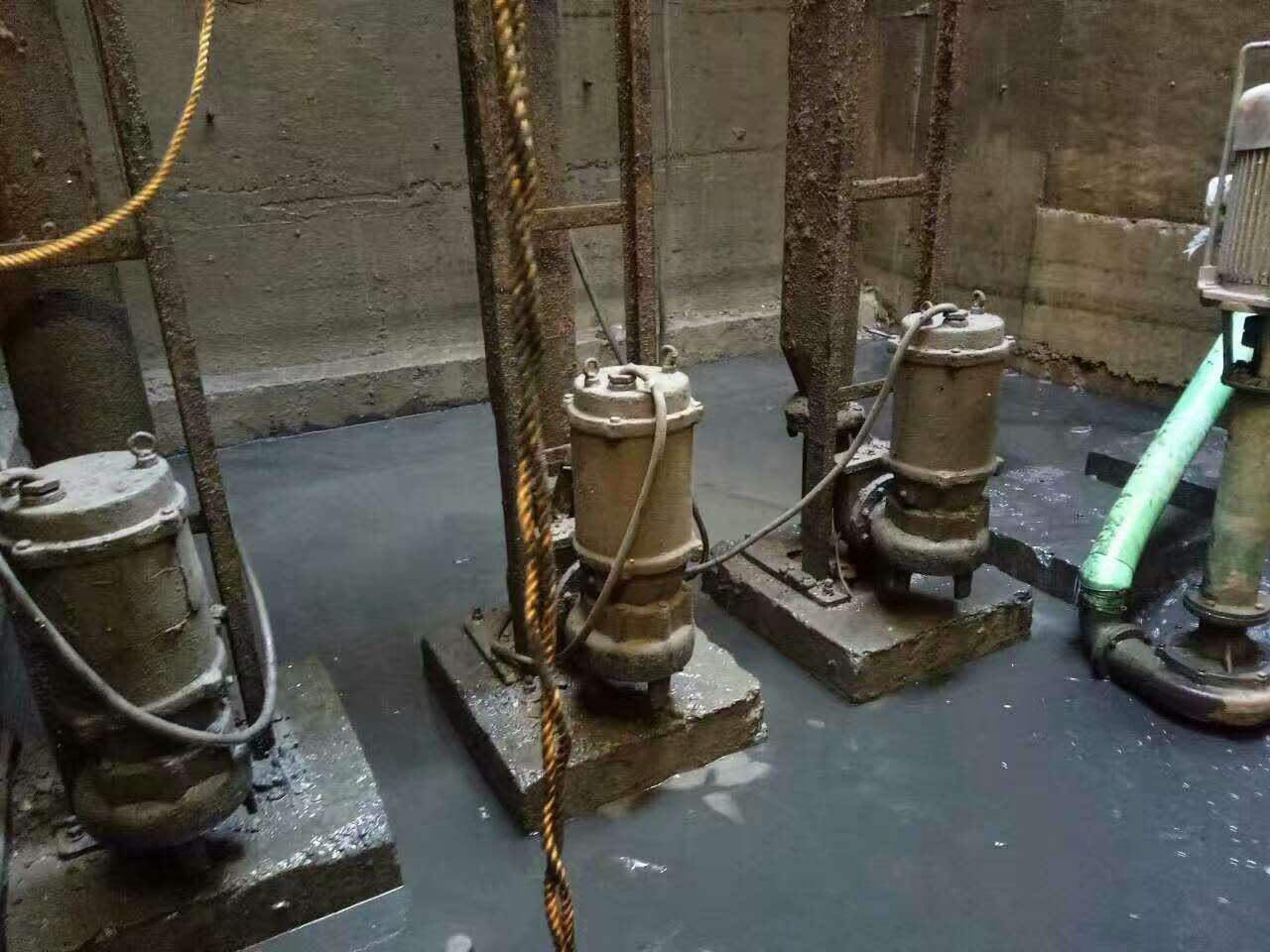 东源污水池清理